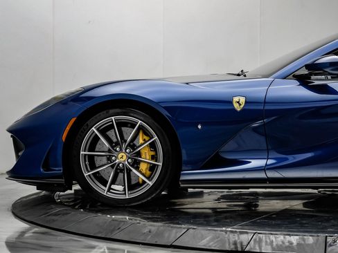 Used 2022 Ferrari 812 GTS RWD image 11