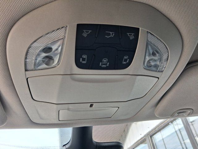 Used 2024 Chrysler Pacifica Touring-L FWD image 24