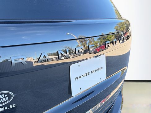 New 2025 Land Rover Range Rover Long Wheelbase SE image 11