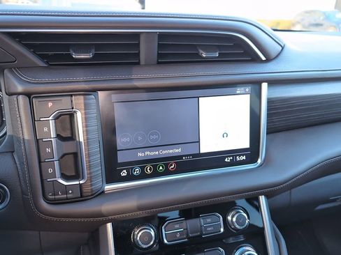 Used 2021 GMC Yukon Denali w/ Denali Ultimate Package AWD/4WD image 29
