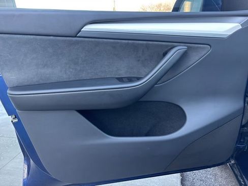 Used 2023 Tesla Model Y Long Range image 21
