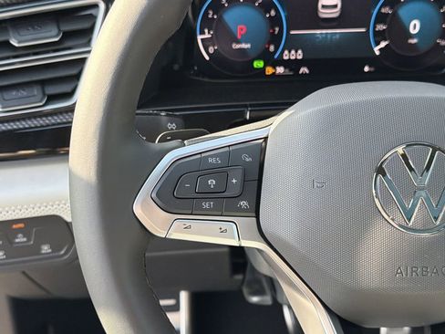 New 2026 Volkswagen Atlas Cross Sport SEL Premium R-Line AWD/4WD image 25
