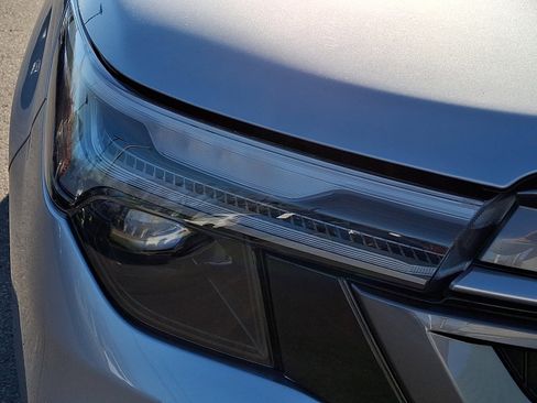 Certified 2025 Subaru Forester Limited image 9