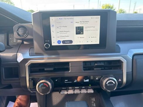 Used 2025 Toyota Tacoma SR5 AWD/4WD image 21
