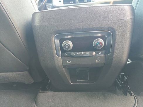 Used 2022 Chevrolet Tahoe Z71 w/ Luxury Package image 23