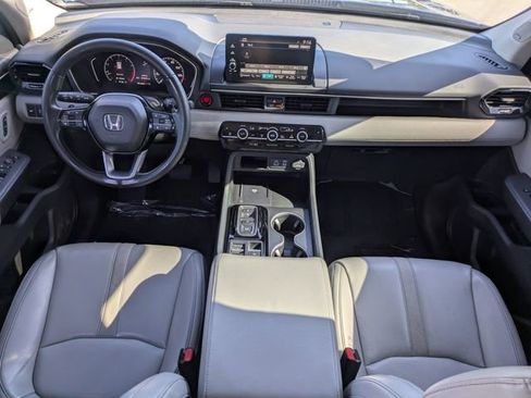 Used 2023 Honda Pilot Touring image 16