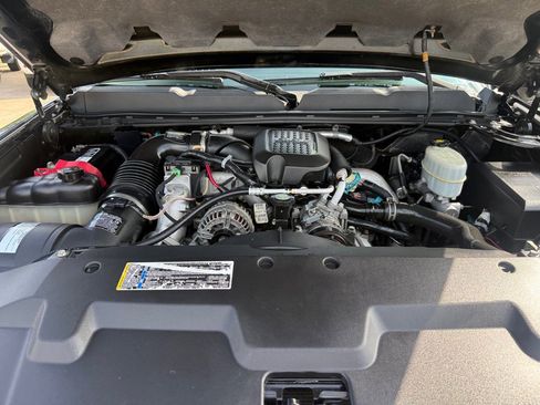 Used 2009 Chevrolet Silverado 2500 LT w/ Exterior Plus Package RWD image 36