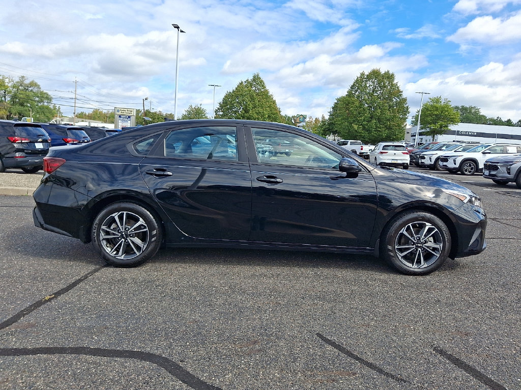 Used 2024 Kia Forte LXS w/ LXS Technology Package FWD image 10