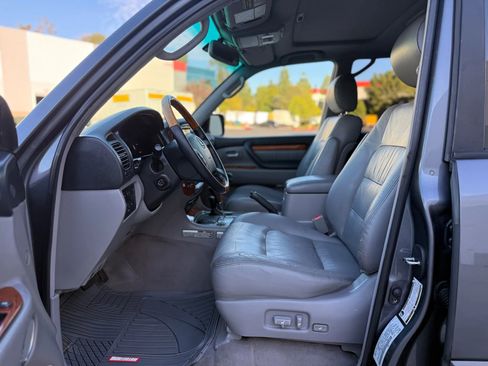 Used 2005 Lexus LX 470 4WD image 14