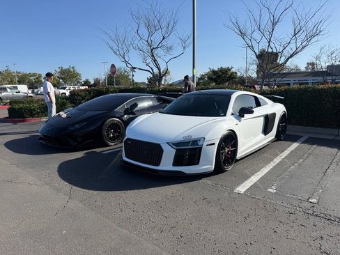 Used 2017 Audi R8 V10 w/ Carbon Exterior Package AWD/4WD image 5