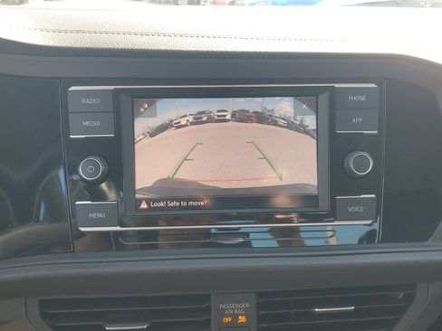 Used 2024 Volkswagen Jetta SE image 26