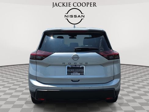 Used 2025 Nissan Rogue SV FWD image 6
