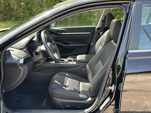 Certified 2023 Nissan Altima 2.5 SV w/ SV Premium Package image 12