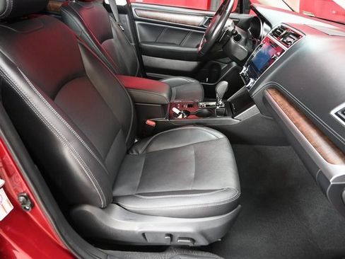 Used 2018 Subaru Outback 2.5i Limited image 13
