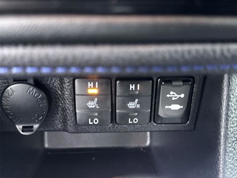 Used 2017 Toyota Corolla L FWD image 14