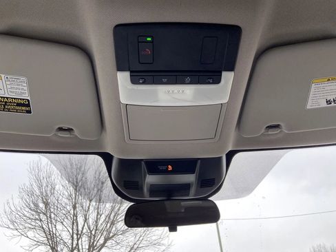 Used 2021 Nissan Rogue SV image 16