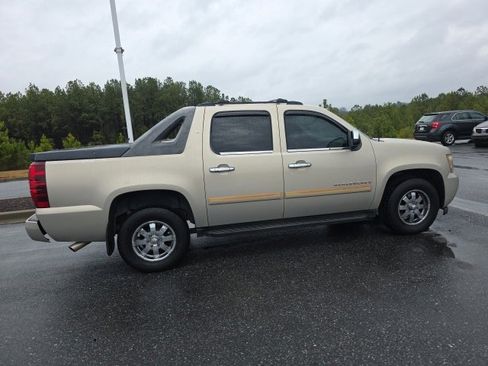 Used 2008 Chevrolet Avalanche LT w/ LT Preferred Equipment Group image 13