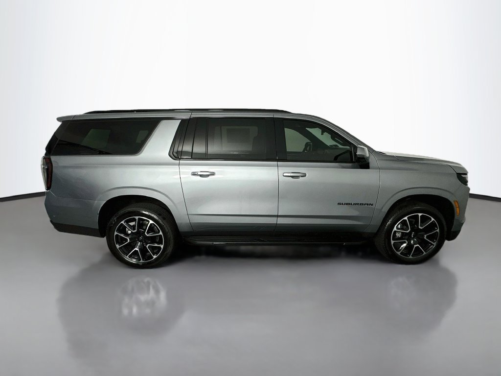 Used 2026 Chevrolet Suburban RST w/ Comfort Package AWD/4WD image 8