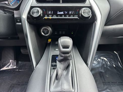 Certified 2024 Toyota Venza LE image 27