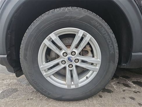 Used 2021 Ford Explorer XLT image 31