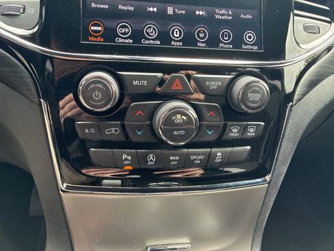 Used 2020 Jeep Grand Cherokee Altitude AWD/4WD image 29