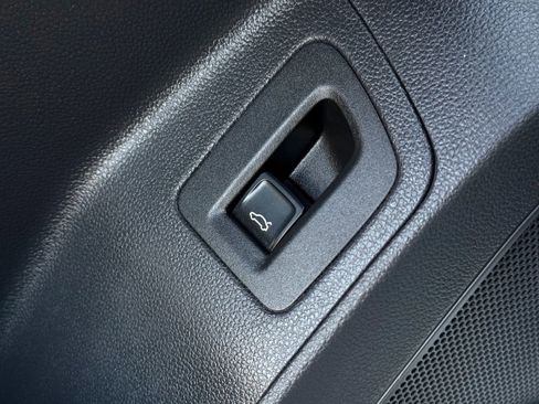 Used 2018 Volkswagen Atlas SEL image 28