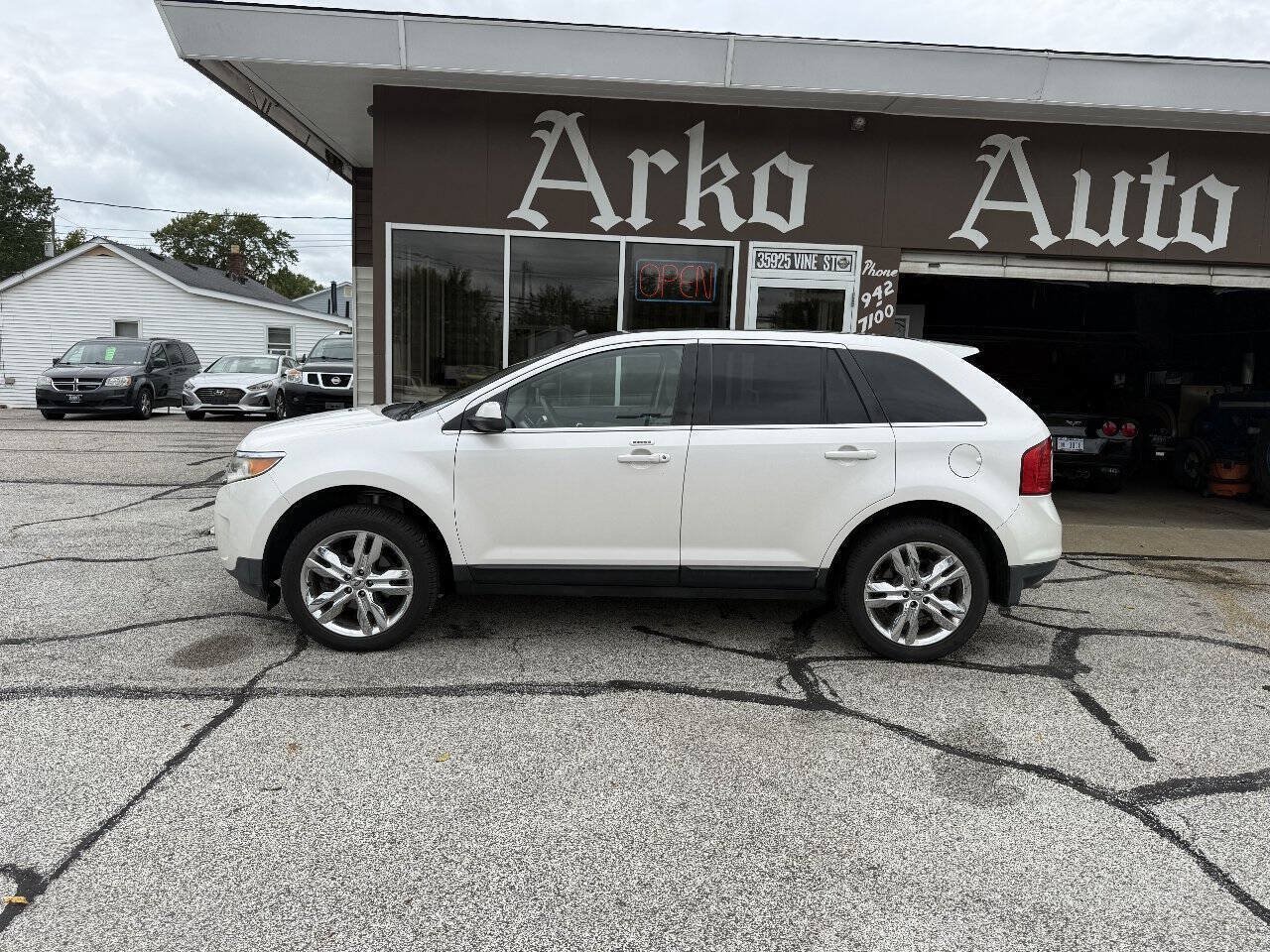 Used 2011 Ford Edge Limited w/ 301A Rapid Spec Order Code FWD image 6