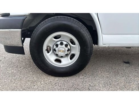 Used 2024 Chevrolet Express 2500 w/ Driver Convenience Package image 21