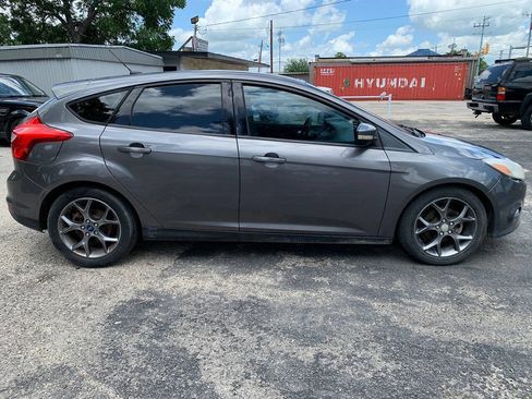 Used 2013 Ford Focus SE FWD image 7