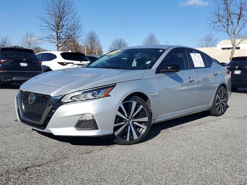 Used 2020 Nissan Altima 2.5 SR w/ Premium Package image 32