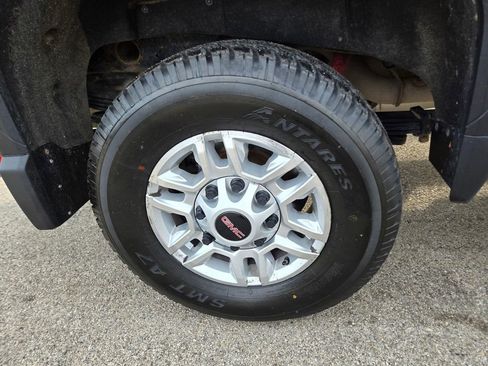 Used 2022 GMC Sierra 2500 SLE w/ SLE Value Package; image 40