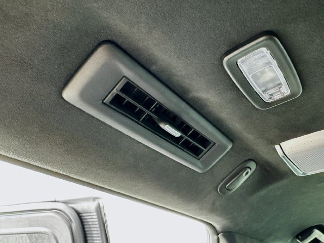 Used 2025 Cadillac Escalade Sport Platinum w/ LPO, Floor Liner Package AWD/4WD image 37