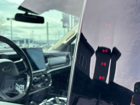 Used 2024 Ford Expedition Max XLT image 12