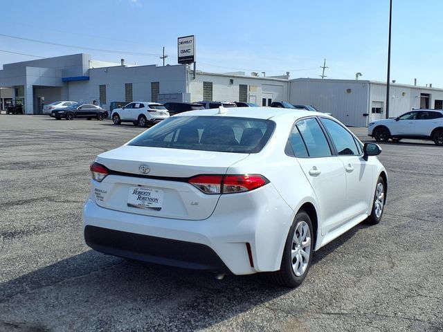 Used 2024 Toyota Corolla LE FWD image 5