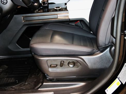 Used 2025 GMC Hummer EV 3X AWD/4WD image 34