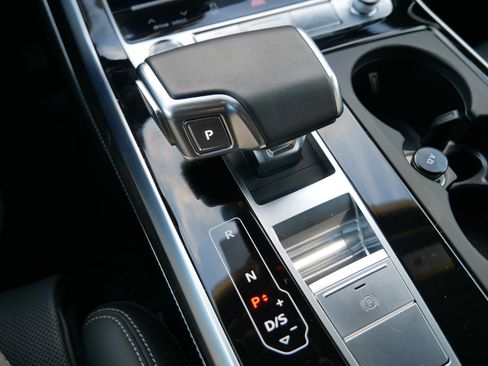 Certified 2025 Audi Q8 Prestige w/ Prestige Package image 32