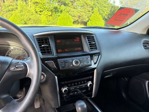 Used 2015 Nissan Pathfinder S FWD image 20