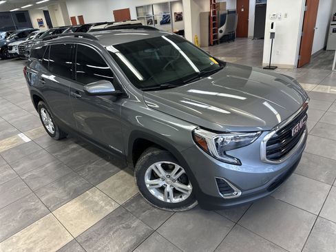 Used 2019 GMC Terrain SLE w/ Driver Convenience Package image 8