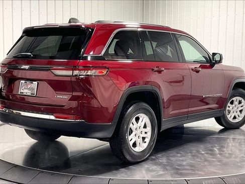 Used 2023 Jeep Grand Cherokee Laredo w/ Luxury Tech Group I AWD/4WD image 13