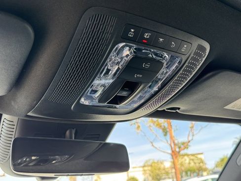 Used 2025 Mercedes-Benz GLB 250 image 23