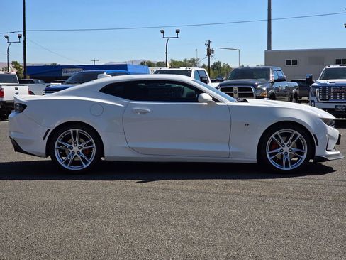 Used 2020 Chevrolet Camaro LT w/ RS Package image 6