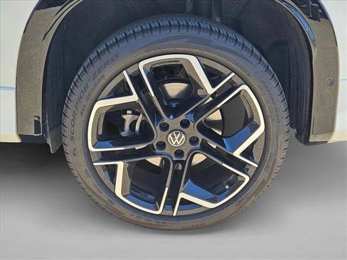 Used 2026 Volkswagen Tiguan SEL R-Line AWD/4WD image 25