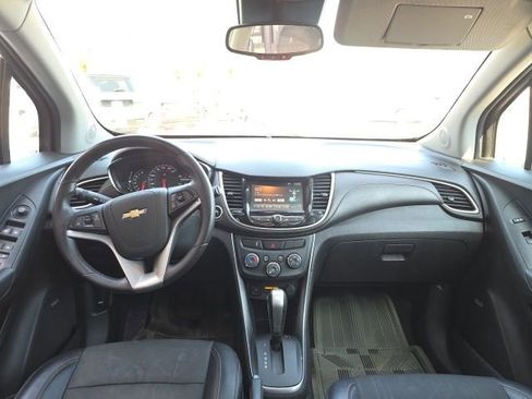 Used 2017 Chevrolet Trax LT w/ Sun & Sound Package image 3