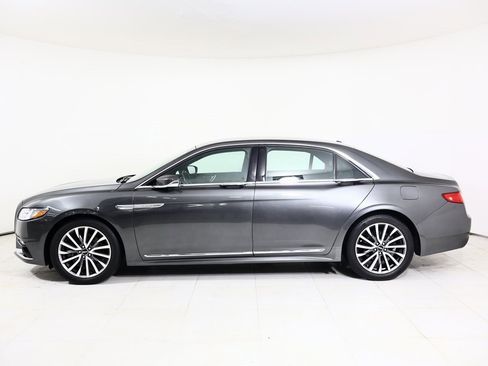 Used 2017 Lincoln Continental Select image 9