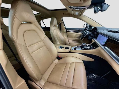 Used 2018 Porsche Panamera 4 w/ Premium Package Plus AWD/4WD image 31