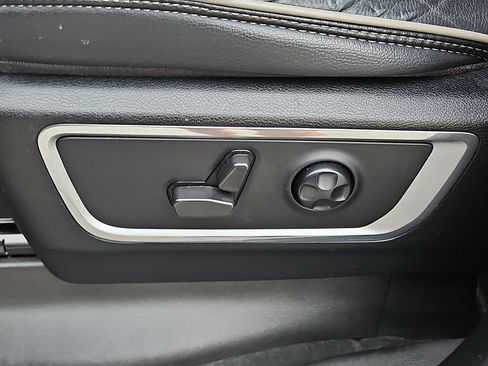 Used 2021 RAM 1500 Laramie AWD/4WD image 26
