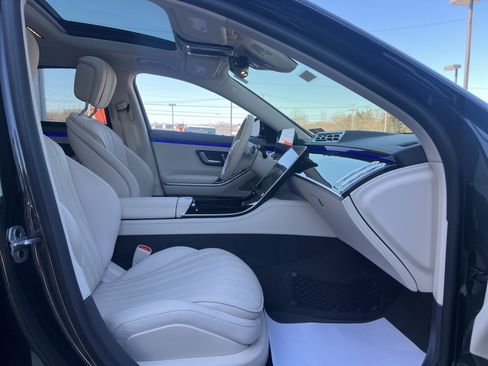 Used 2022 Mercedes-Benz S 580 4MATIC Sedan image 40