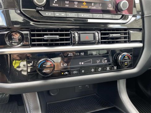 New 2025 Nissan Pathfinder SV image 27