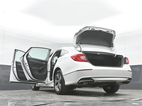 Used 2018 Honda Accord EX image 52