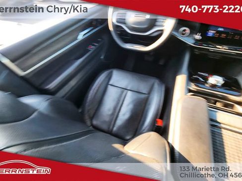 Used 2024 Jeep Wagoneer L Series II w/ Flexible Seating Group AWD/4WD image 12